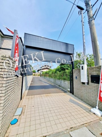 越谷市大間野町5丁目中古住宅の駐車場