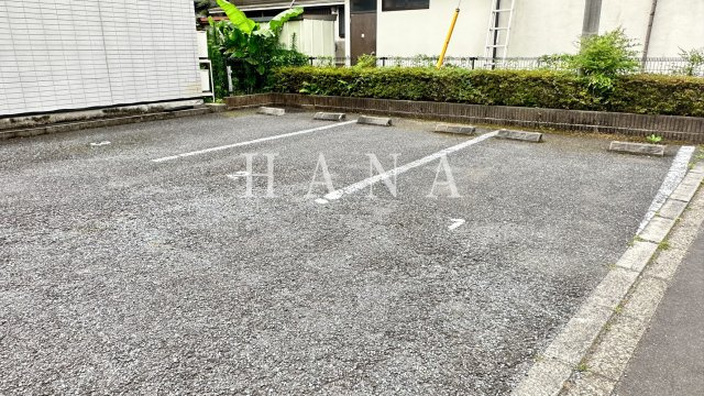ボヌールの駐車場