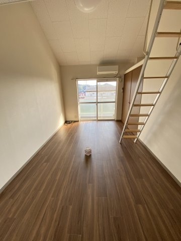 三番館すぎやまの洋室|7.5帖の洋室です（別室につき現況優先）。