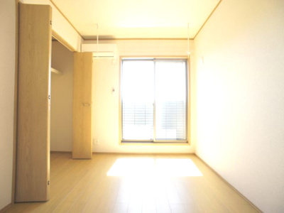 【子供部屋】 | ウィンディタウン貝島Ⅱ | お部屋がスッキリ！充実収納付きです♪