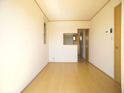 【居間・リビング】 | ウィンディタウン貝島Ⅱ | 快適に過ごせるエアコンが付いています♪