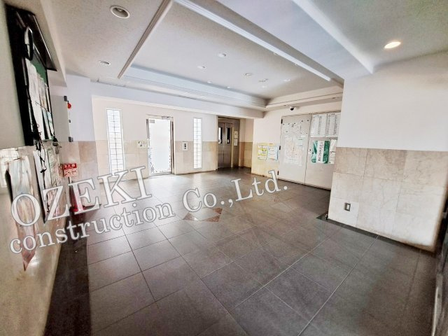 モリス南越谷のエントランス