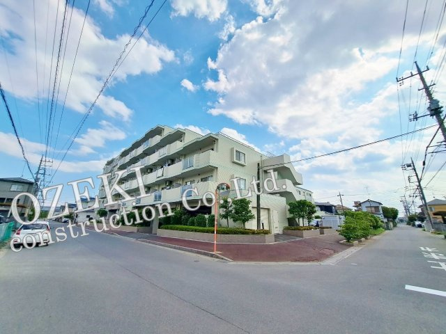 モリス南越谷の外観