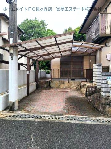 赤坂台5丁貸家の駐車場