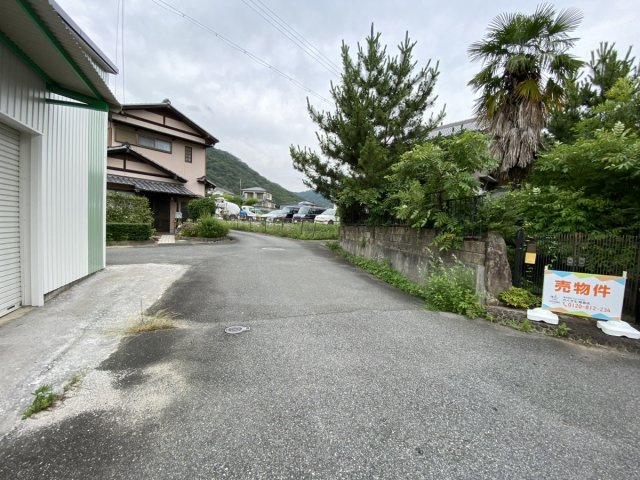 姫路市仁豊野／中古戸建の前面道路含む現地写真