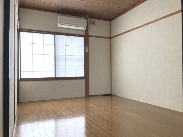 渡辺ハイツの洋室
