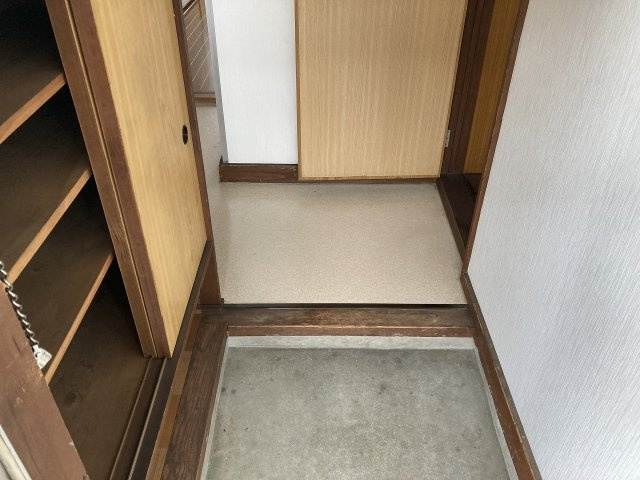 渡辺ハイツの玄関