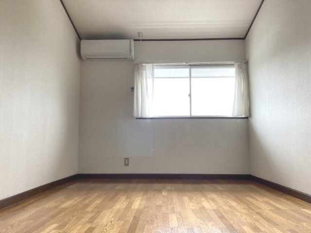 グリーンヒル平清水の洋室