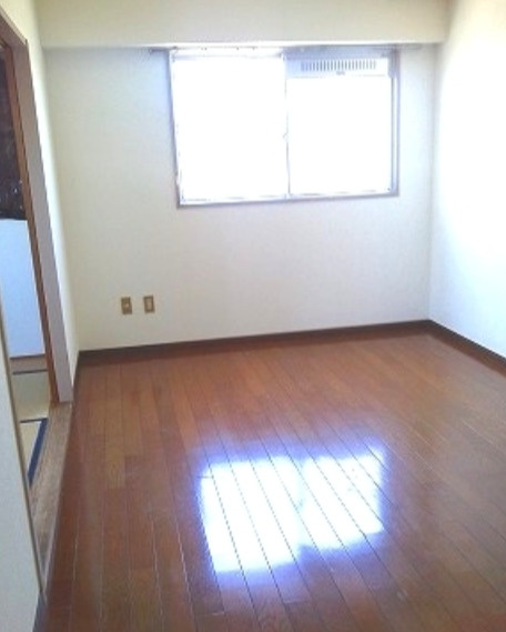 サンライズ荒木駅前の居間・リビング