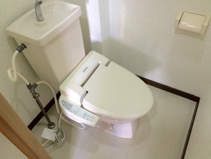 サンライズ荒木駅前のトイレ|コンパクトで使いやすいトイレです
