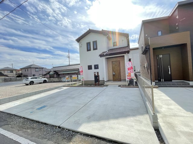 高崎市新町（全2棟）2号棟の駐車場|駐車場に車を止められます