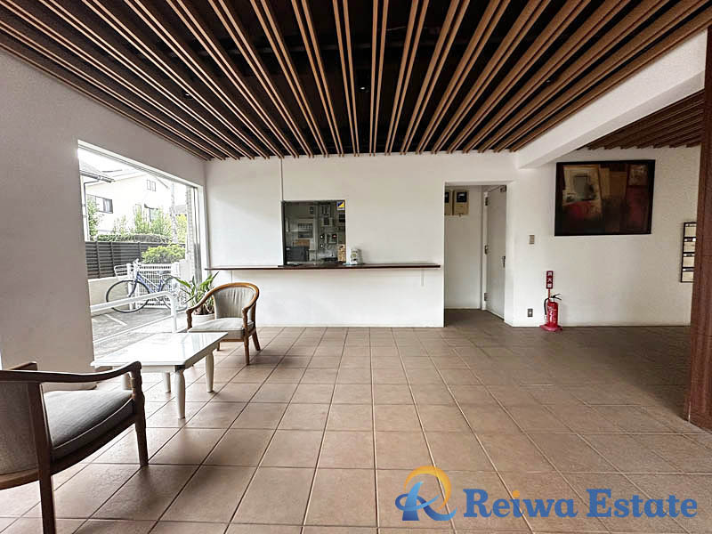 コスモ茅ヶ崎ベルセーヌのロビー