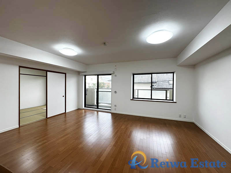 コスモ茅ヶ崎ベルセーヌの居間・リビング