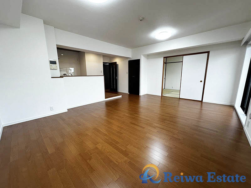 コスモ茅ヶ崎ベルセーヌの居間・リビング