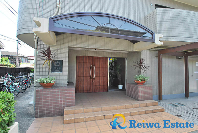 コスモ茅ヶ崎ベルセーヌのエントランス