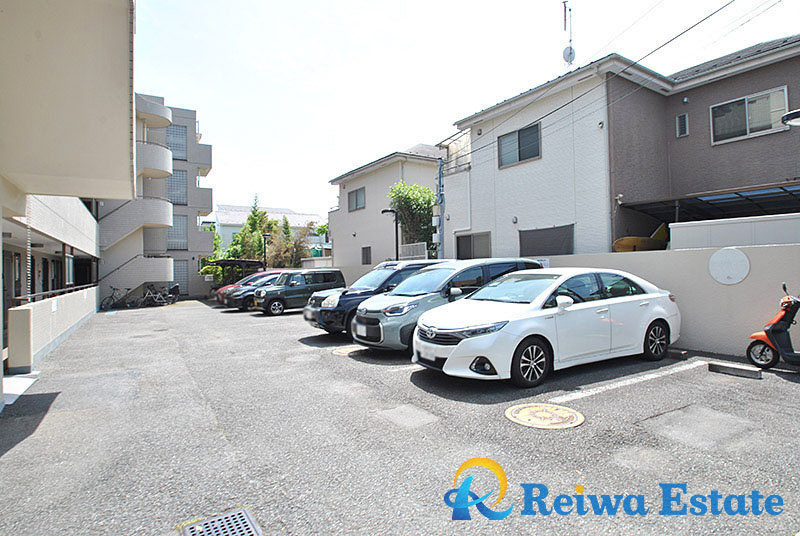 コスモ茅ヶ崎ベルセーヌの駐車場