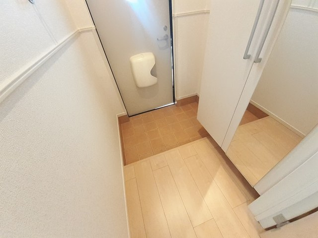 フル－ル・ド・クオ－レの玄関