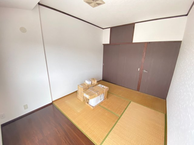 ジュンアパートの和室