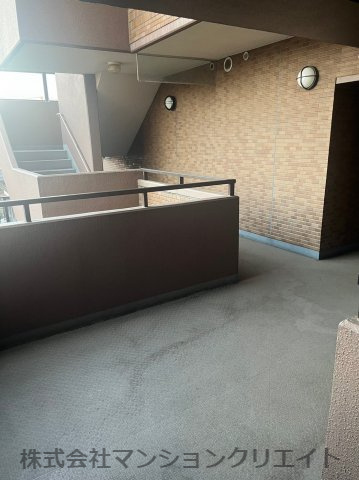 信開ベルシー文京北のその他共用部分|マンション内廊下と非常階段
