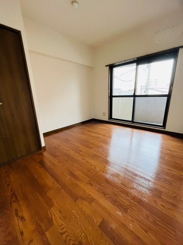 仲介手数料0円！！サントロペ三条の居間・リビング