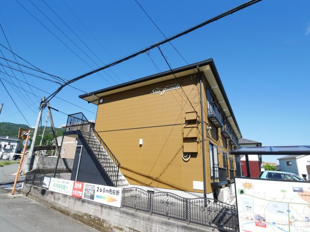 スターグランデの外観|道路から見た外観です。