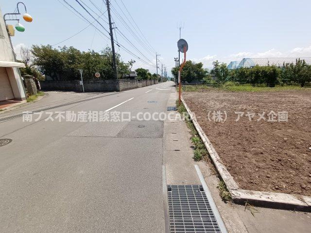 南アルプス市西野　土地　109坪の周辺|北側前面道路状況　幅員6.9ｍ　交通量少なめ
