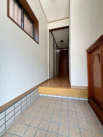 旭が丘3丁目戸建の玄関