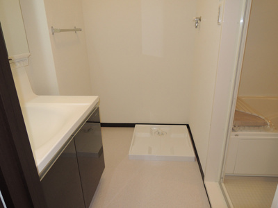 【独立洗面台】 | ヴィラ萱振 | 独立洗面台あり、毎朝おしゃれに忙しい女性の方におすすめです