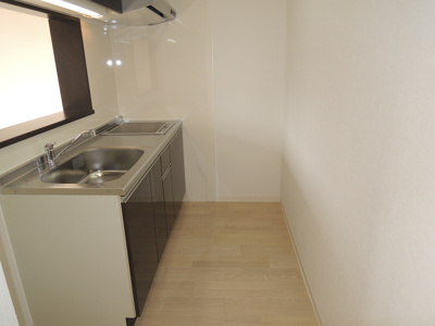 【キッチン】 | ヴィラ萱振 | コンパクトなキッチンで掃除もラクラク