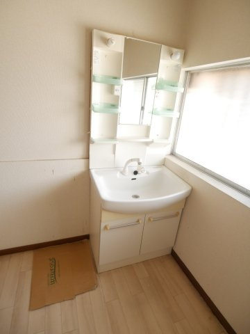 林貸家の洗面所