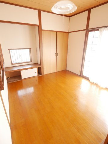 林貸家の洋室