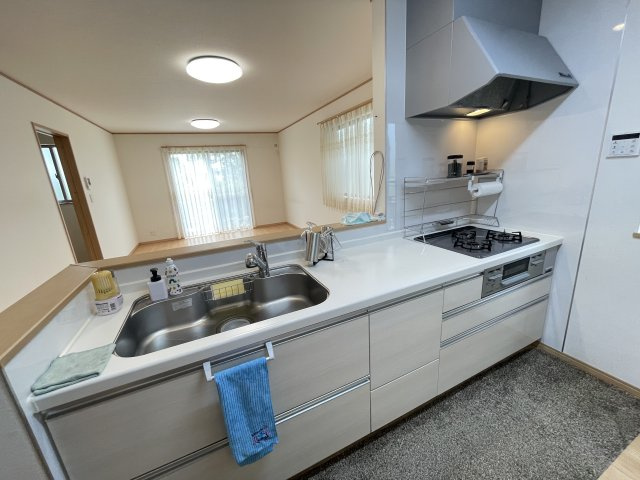 尾張旭市旭台のキッチン|ご家族と会話を楽しみながら料理ができる対面キッチン