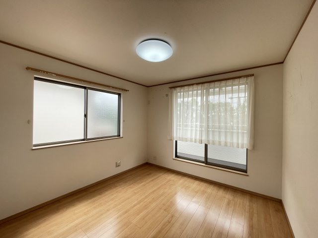 尾張旭市旭台の洋室|二面採光で明るい洋室