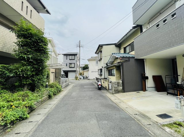嵯峨苅分町の前面道路含む現地写真