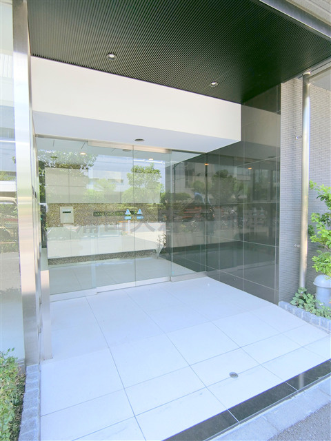 AXASアクサス大森西アジールコートのエントランス|防犯カメラTVモニター付オートロック宅配ボックス　エントランス