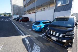【駐車場】