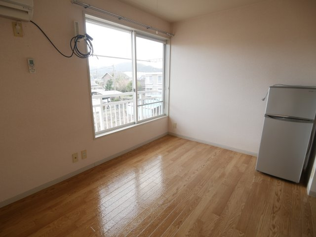 ツインコートAの居間・リビング|ゆったり過ごせるリビングです