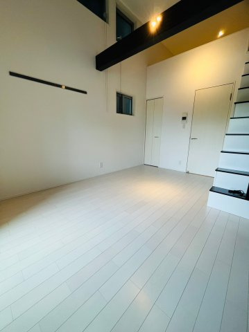 仲介手数料0円！！IN STYLE DOTOKUの居間・リビング