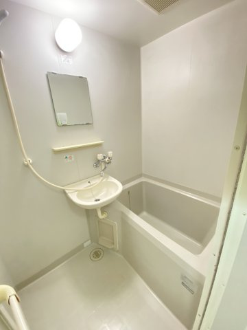 ハイツサンフラワーの浴室