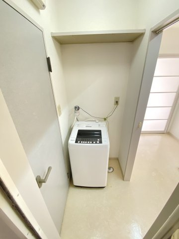 ハイツサンフラワーの玄関