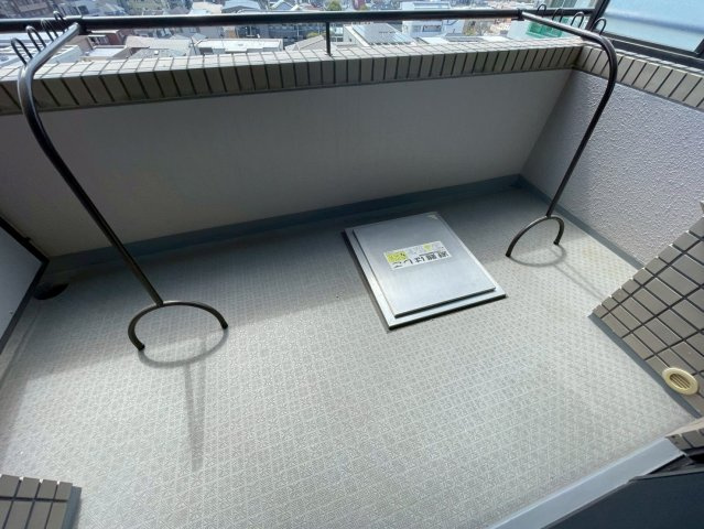 フローラ東御影のバルコニー