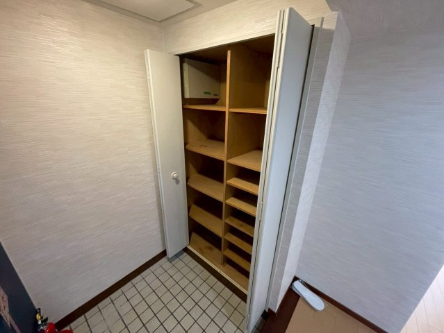 フローラ東御影の収納