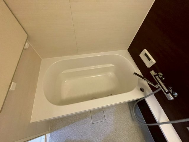 フローラ東御影の浴室