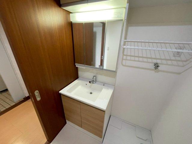 フローラ東御影の洗面所