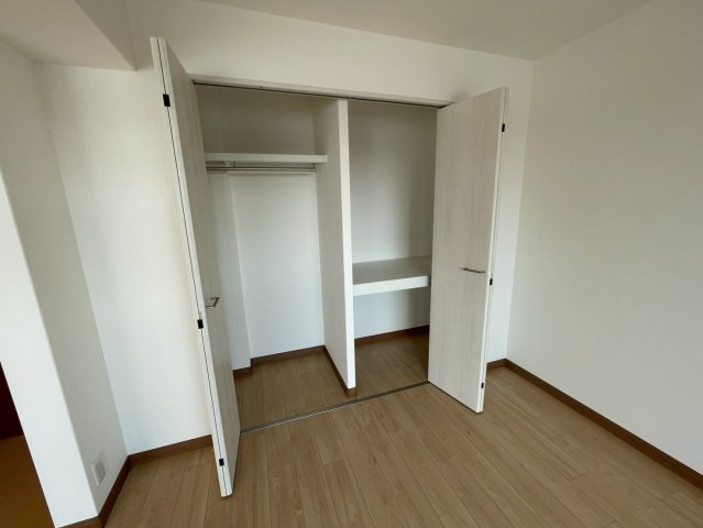 フローラ東御影の玄関