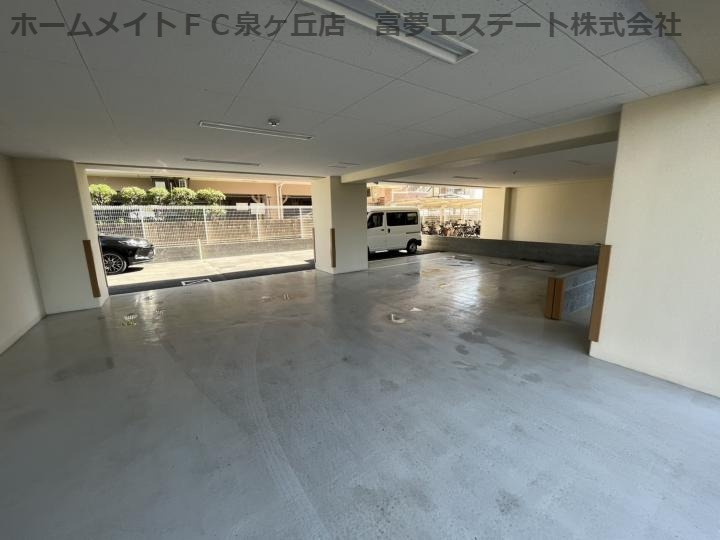 マンションはりげん鳳の駐車場