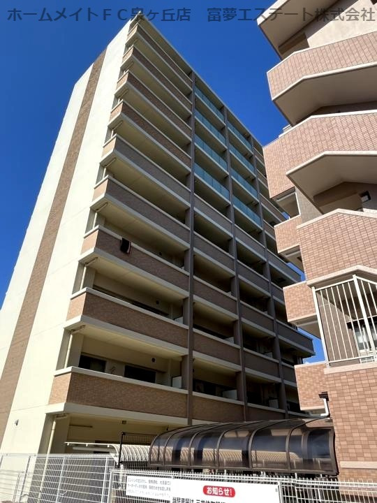 マンションはりげん鳳の外観