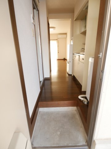 コーポＭの玄関