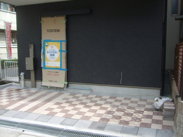 尼崎市瓦宮　新築戸建の駐車場