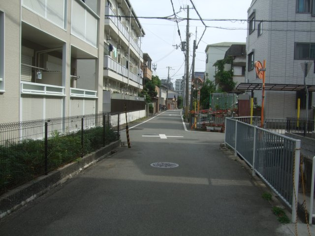 尼崎市瓦宮　新築戸建の前面道路含む現地写真